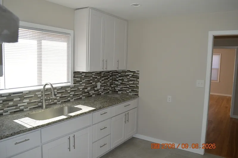 2 bed, 1.0 bath, 1188 sqft, $1,950 — Photo 4