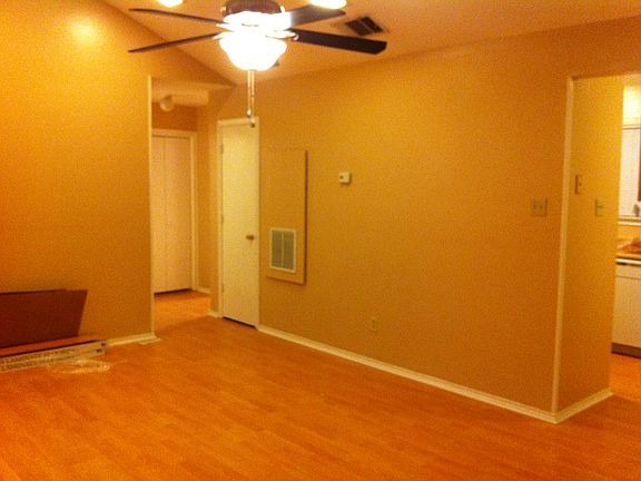 3rd image of 701 Hillcrest Ct