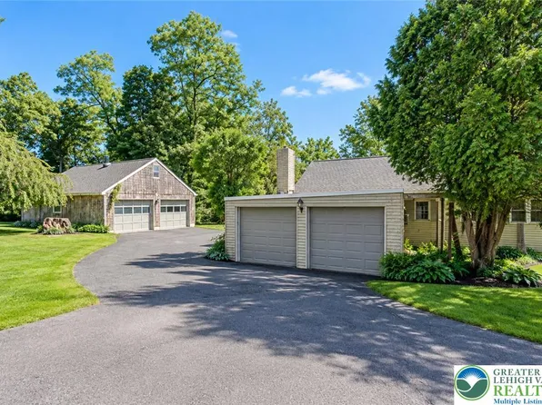 2160 Wassergass Rd, Hellertown, PA 18055