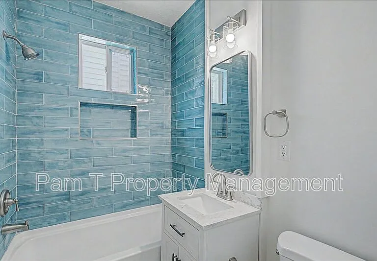 613 W 39th St #A — Photo 18