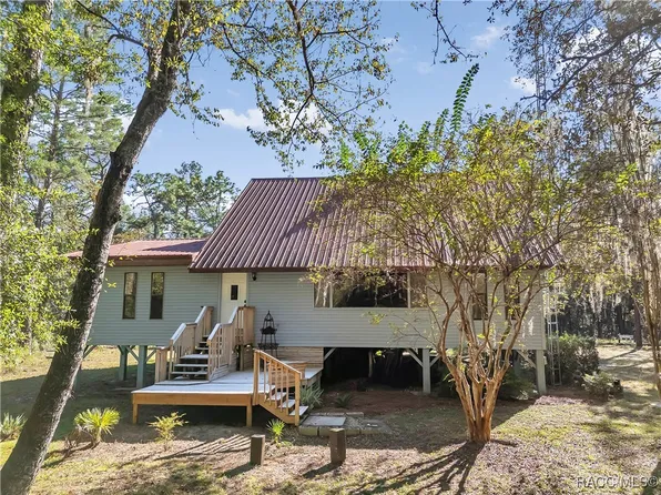 13245 S Oakview Ave, Floral City, FL 34436