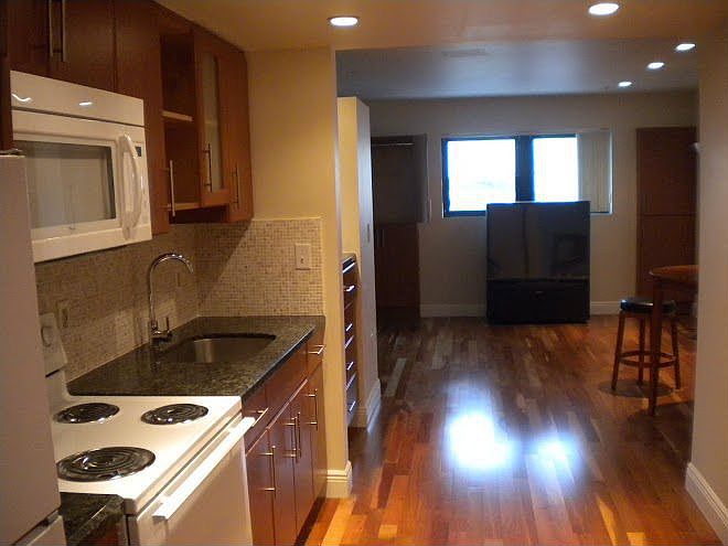 Newly Remodeled Full Kitchen