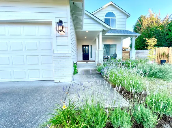 1495 NE Zachary St, Hillsboro, OR 97124