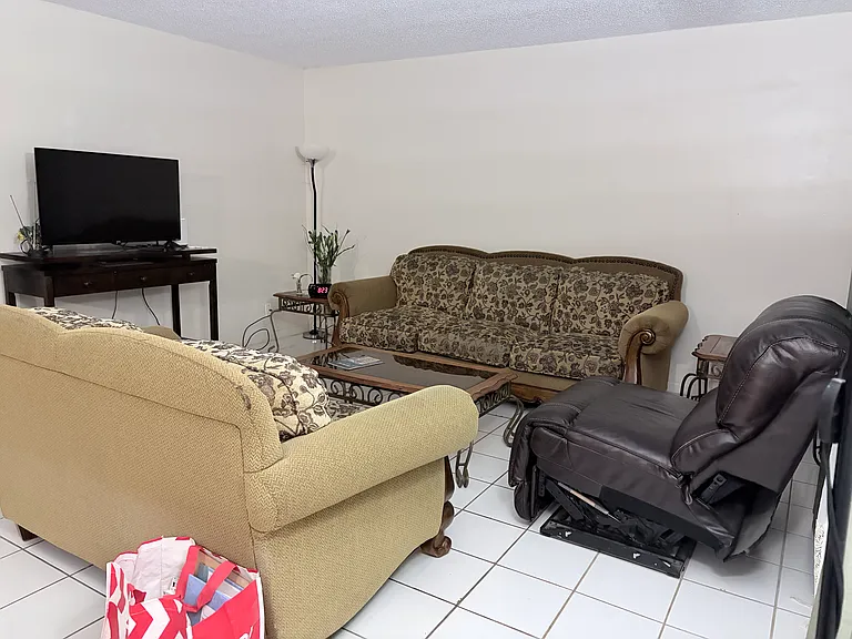 9430 SW 61st Way #D — Photo 4