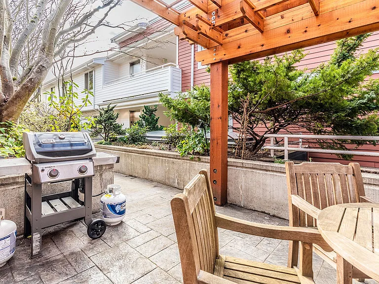 Madrona Court — Photo 24
