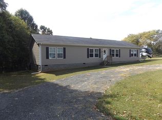 2057 Coon Ridge Rd, Hillsville, VA 24343