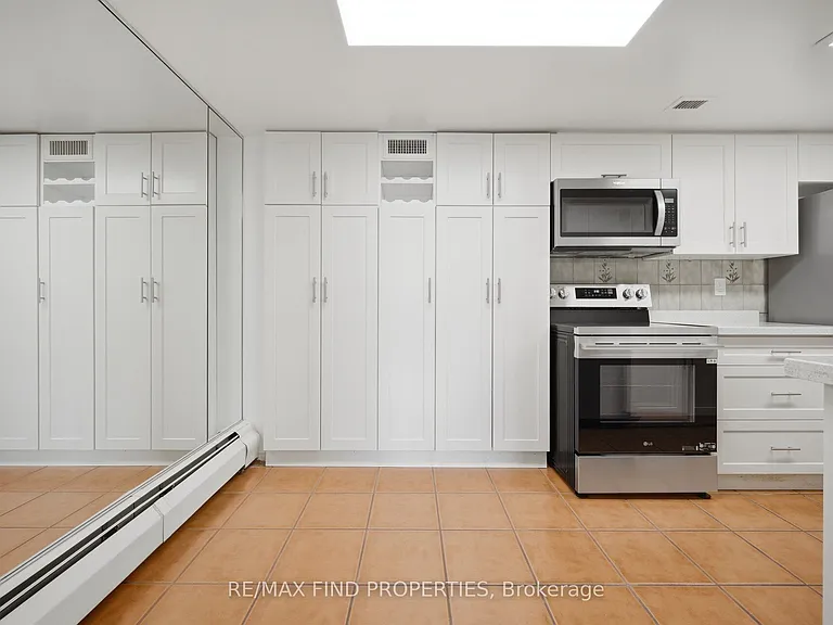 30 Wellington St E #901 — Photo 16