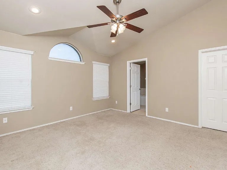 409 Rowdy Dr — Photo 14