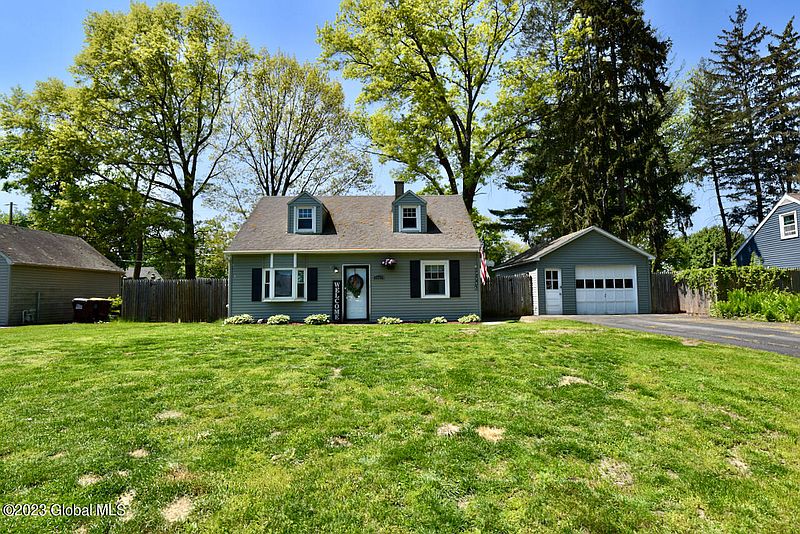 3rd image of 1021 Horvath Street