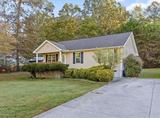 3024 Pine Dr NE, Dalton, GA 30721