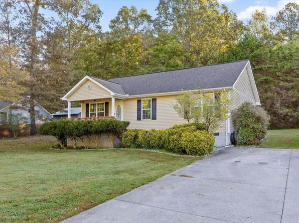 3024 Pine Dr NE, Dalton, GA 30721