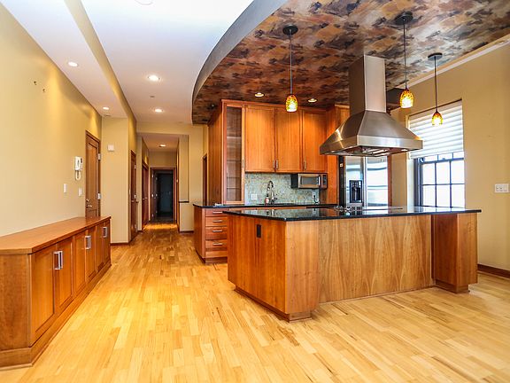 4th image of 104 S Main St #6Z
