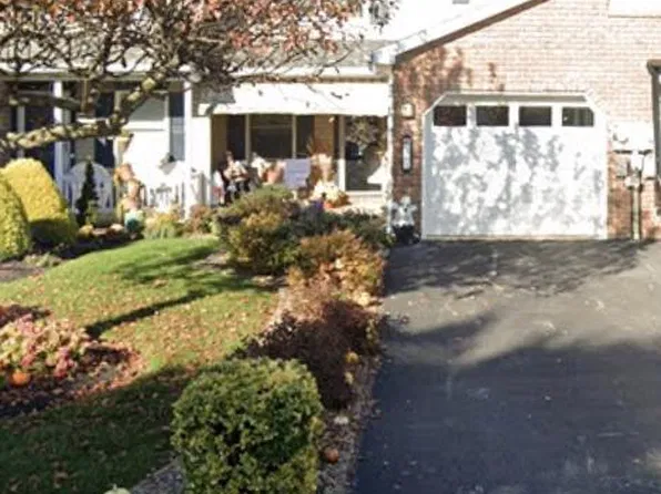 313 Acorn Cir, Lebanon, PA 17042