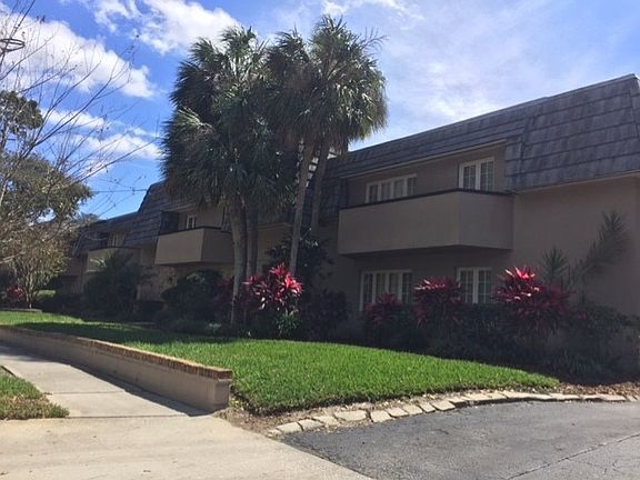 2nd image of 1920 Woodcrest Dr APT 5