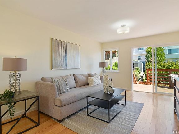 3rd image of 522 Head St