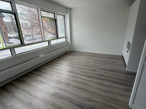 283 Maclaren St, Ottawa, ON K2P 0M2