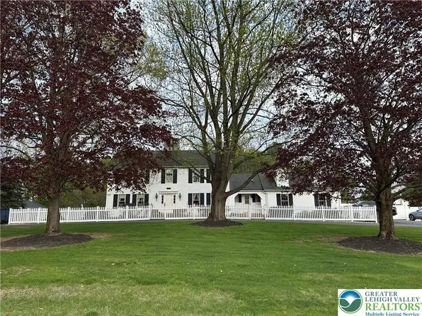 575 S 4th St, Bangor, PA 18013