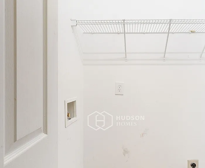 8014 Valencia Dr — Photo 28