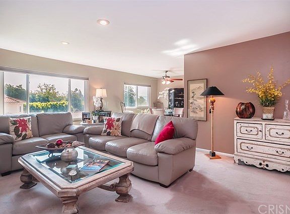 5th image of 10707 Camarillo St APT 309