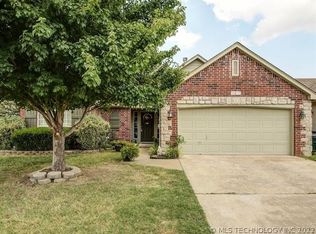 5217 Redbud Dr, Sand Springs, OK 74063