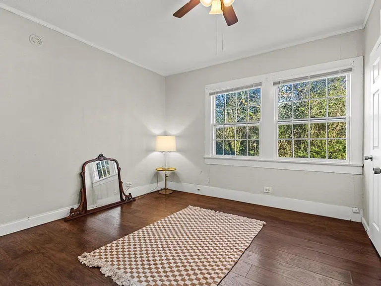 1310 W Morton St — Photo 29