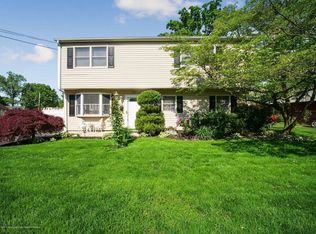 13 Stiles Rd, Edison, NJ 08817