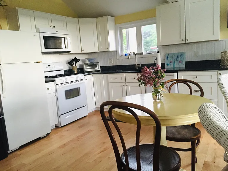 51 Center Rd — Photo 3