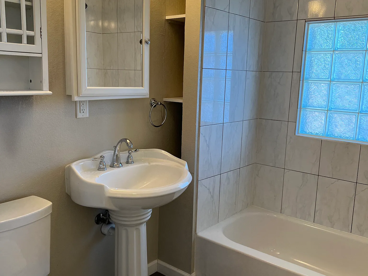 2 bed, 1148 sqft, $2,400 — Photo 2