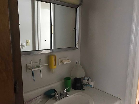 3rd image of 274 Hooker Ave APT E3