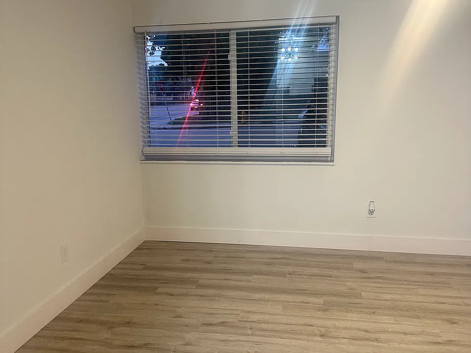 Big window in living room - nice shaded tree view