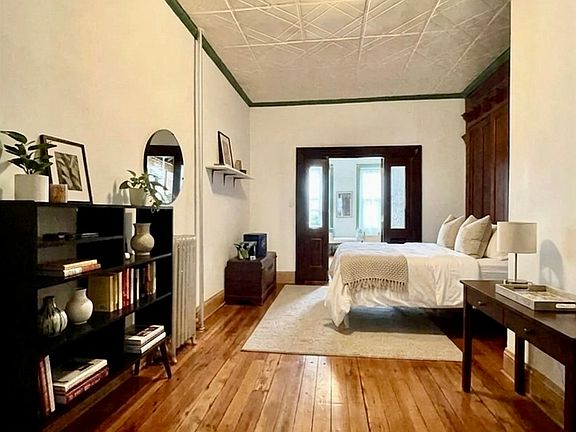 3rd image of 544 4th Ave APT 1
