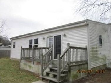 2nd image of 25 Pond Ln