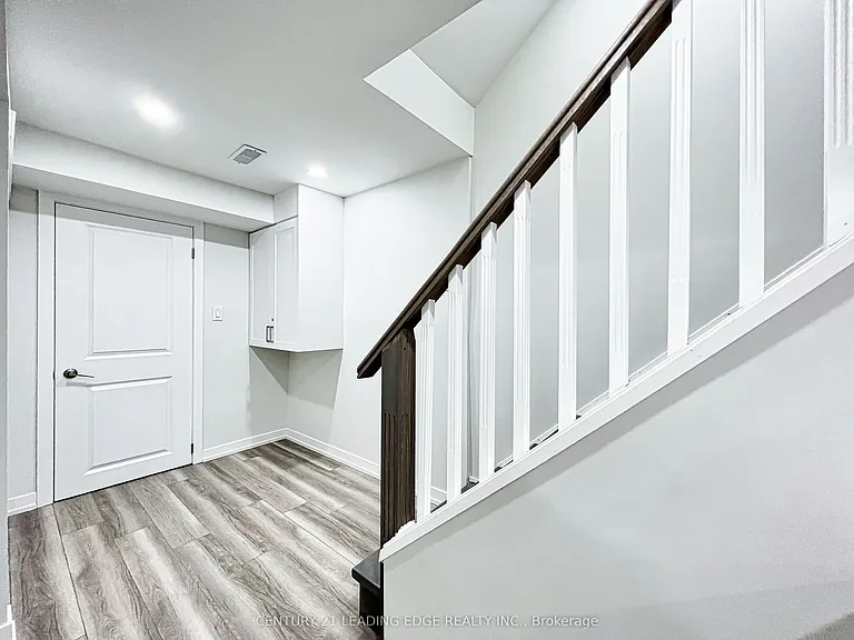88 Hewitt Cres — Photo 17
