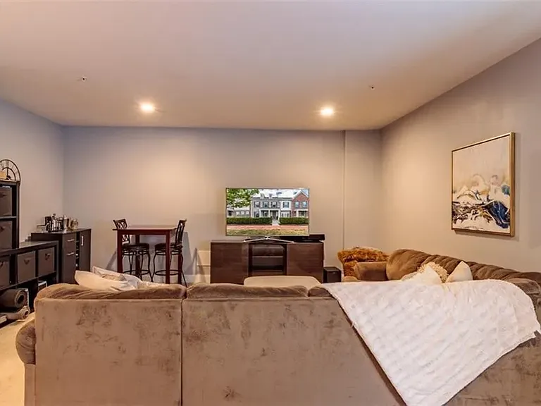 4th bedroom