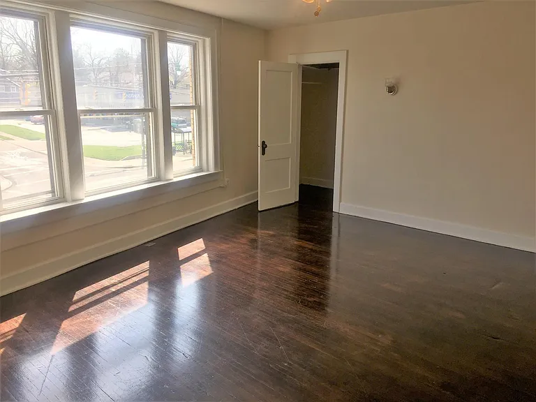 3167 N High St #4 — Photo 2