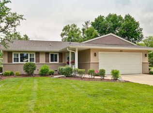 321 W Beech Dr, Schaumburg, IL 60193
