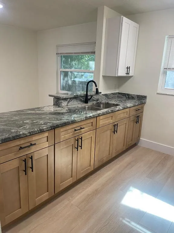 1552 S Myrtle Ave — Photo 3