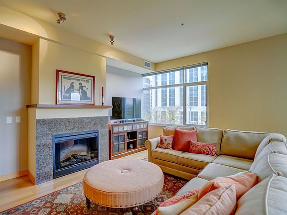 3rd image of 309 W Washington Ave Unit 415