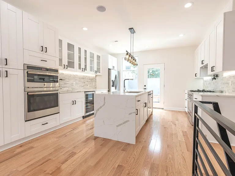 436 Manton St — Photo 8