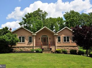 3259 Manor Rd, Huntingdon Valley, PA 19006