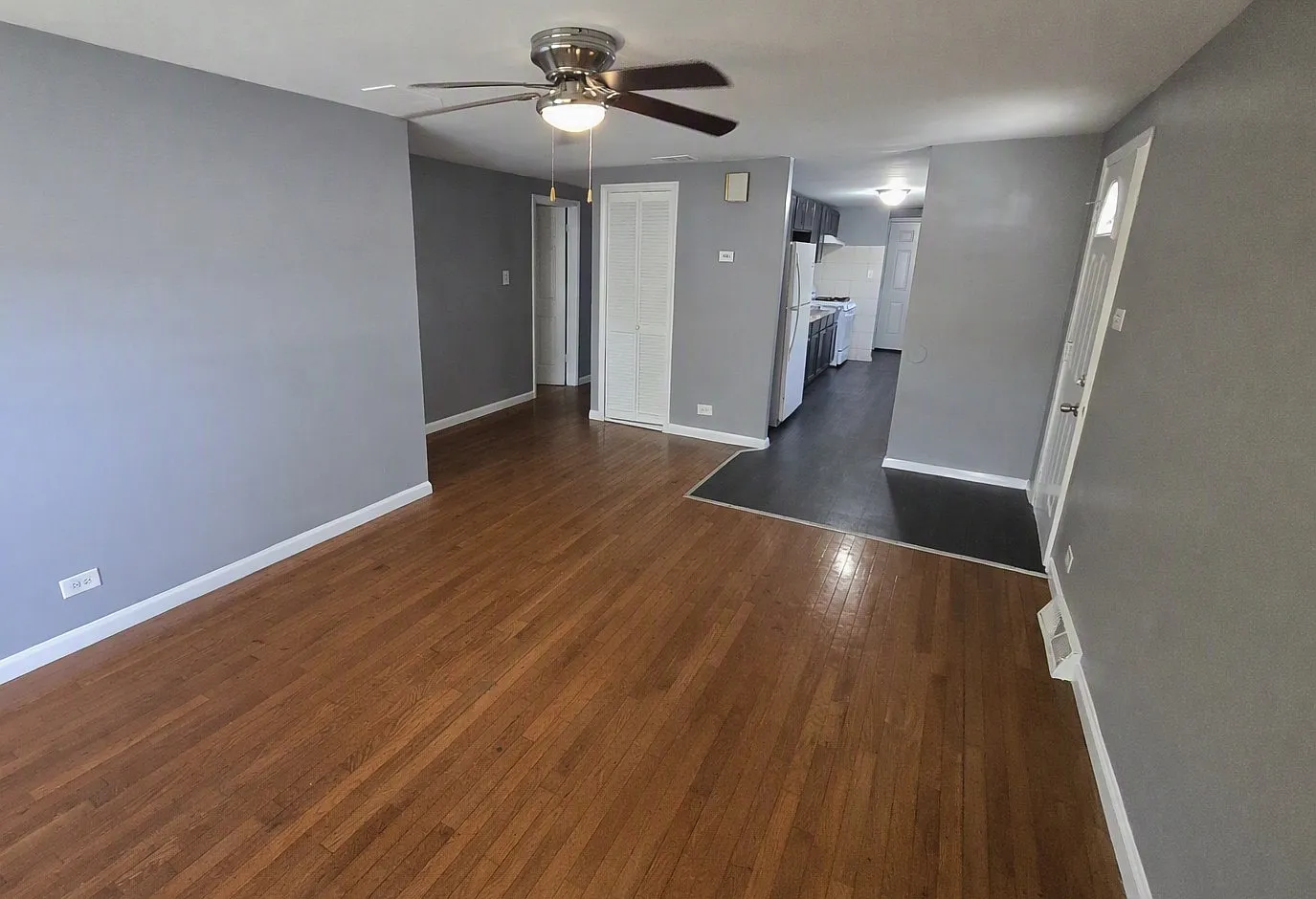 3 bed, 956 sqft, $2,500 — Photo 3