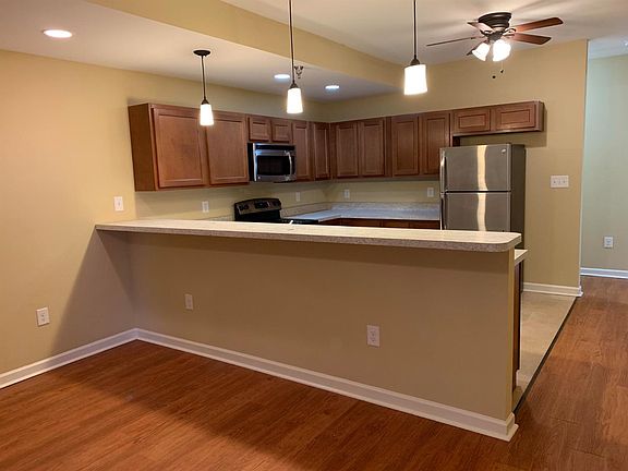 3rd image of 232 Waller Ave APT 101