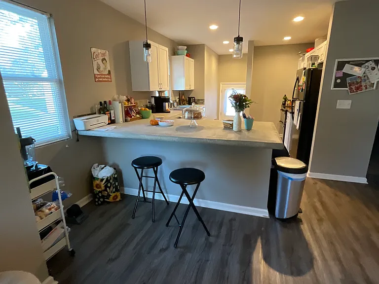 Kitchen dining area