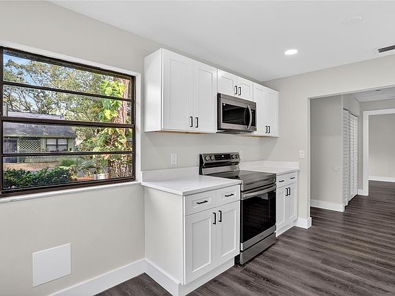 5th image of 5014 BARRINGTON CIRCLE #2102