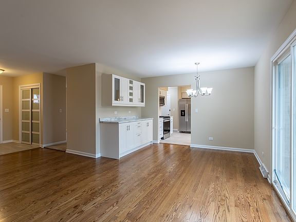 505 Pine Tree Ln Wood Dale Il 60191 Mls 11031919 Zillow