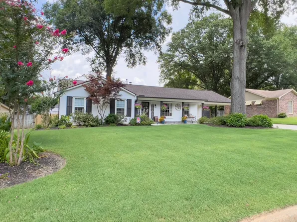 250 W Lawnwood Dr, Collierville, TN 38017