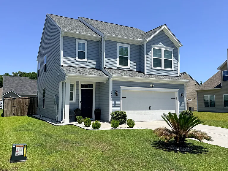1355 Hermitage Ln — Photo 2
