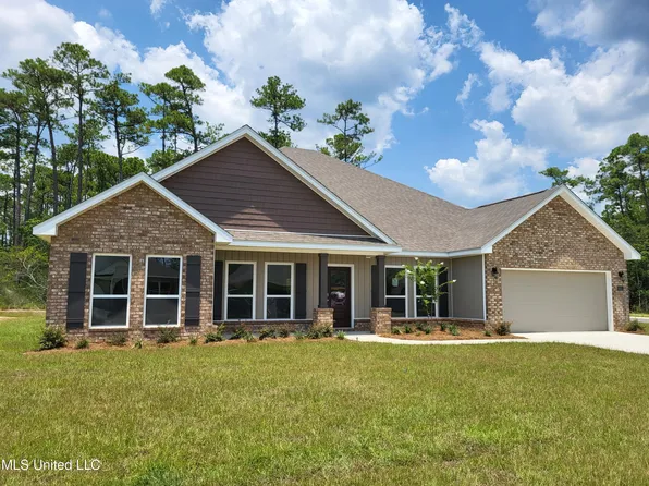 6121 Penni Ln, Ocean Springs, MS 39564