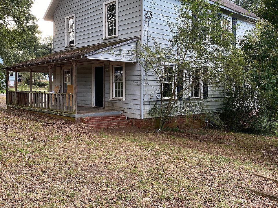 1st image of 113 Avenue D SE