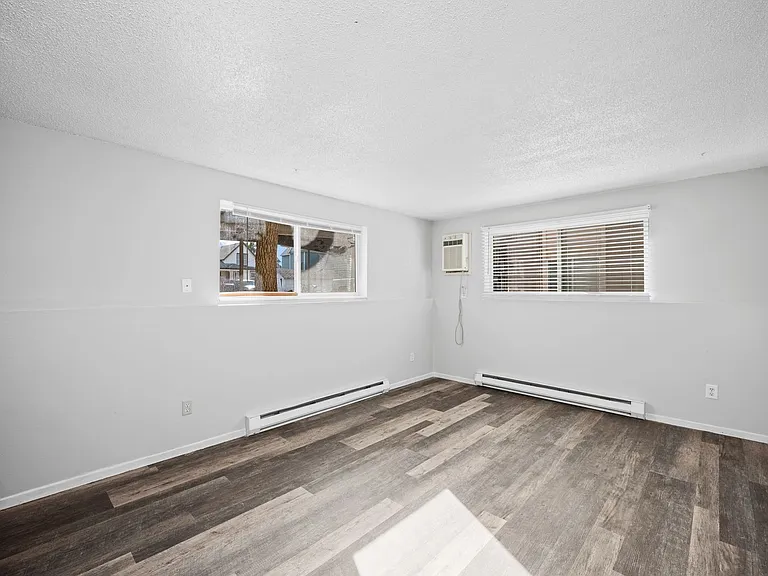 MOVE IN SPECIAL! 50% OFF SECOND MONTHS RENT - THE SHARP APARTMENTS! — Photo 31